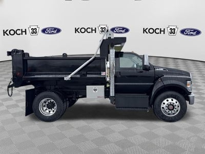2027 Ford F-750SD Base