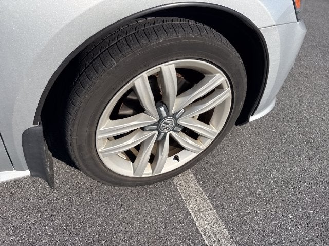 2017 Volkswagen Passat 1.8T SE w/Technology