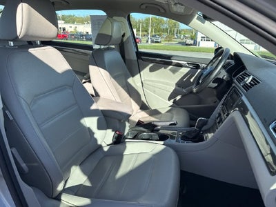 2017 Volkswagen Passat 1.8T SE w/Technology