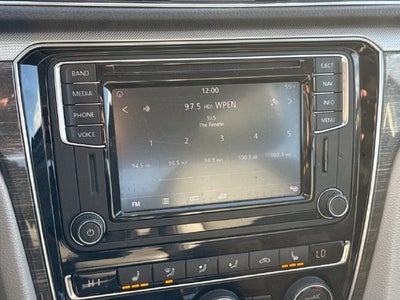 2017 Volkswagen Passat 1.8T SE w/Technology