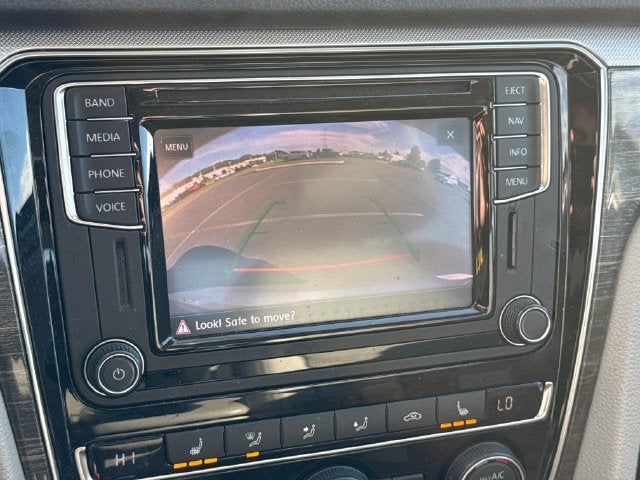 2017 Volkswagen Passat 1.8T SE w/Technology