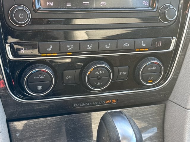 2017 Volkswagen Passat 1.8T SE w/Technology