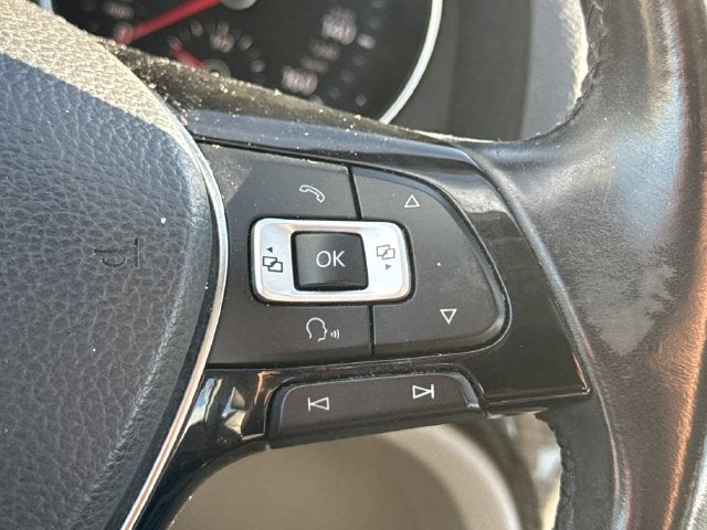 2017 Volkswagen Passat 1.8T SE w/Technology