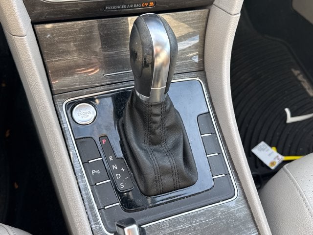 2017 Volkswagen Passat 1.8T SE w/Technology