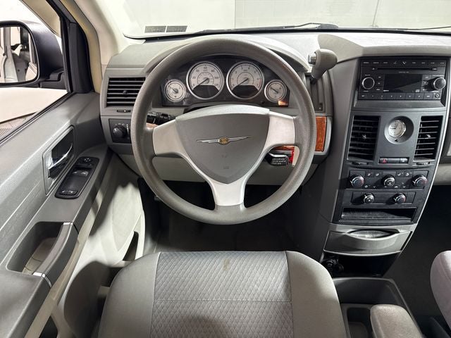 2008 Chrysler Town & Country LX