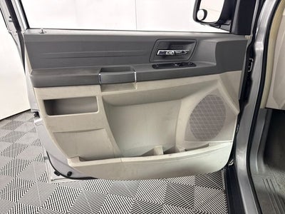 2008 Chrysler Town & Country LX