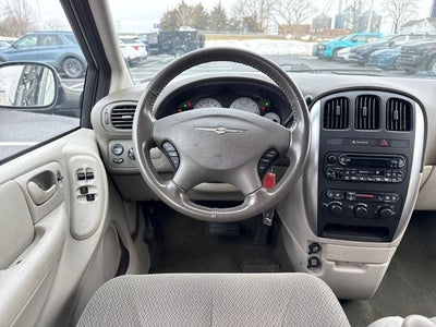2005 Chrysler Town & Country Touring
