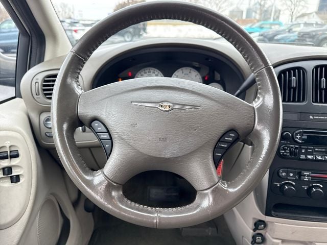 2005 Chrysler Town & Country Touring
