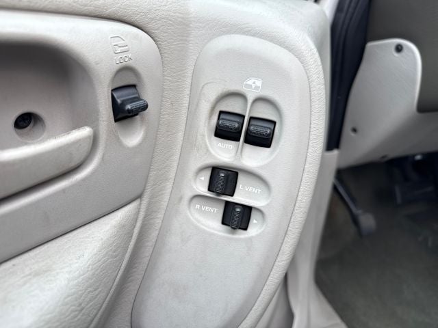 2005 Chrysler Town & Country Touring