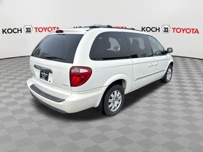 2005 Chrysler Town & Country Touring
