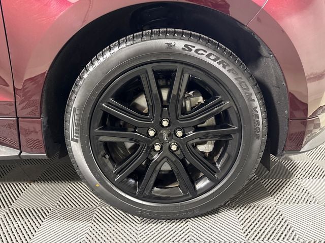 2022 Ford Edge ST Line