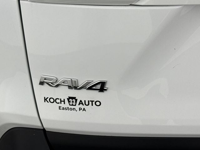 2025 Toyota RAV4 LE
