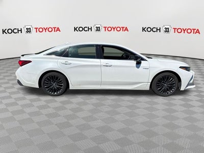 2020 Toyota Avalon Hybrid XSE