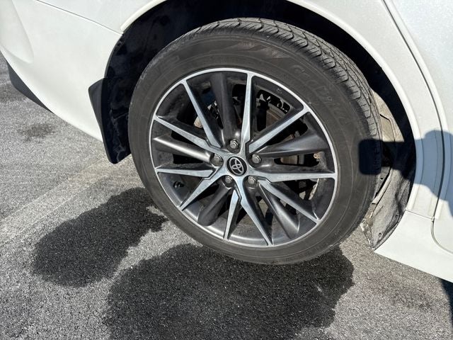 2021 Toyota Camry Hybrid XLE