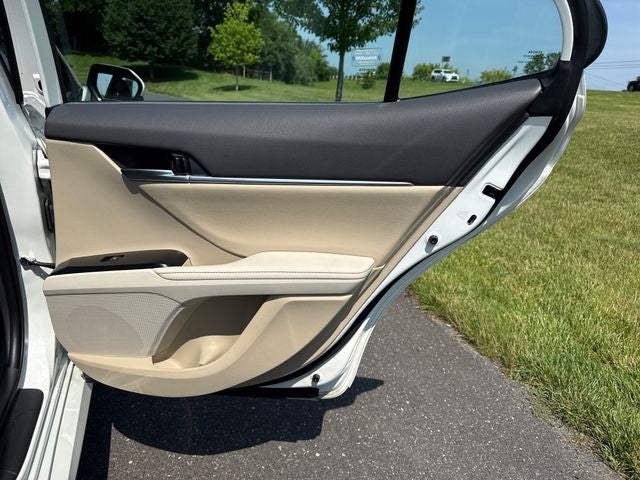 2020 Toyota Camry Hybrid XLE