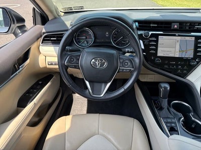 2020 Toyota Camry Hybrid XLE