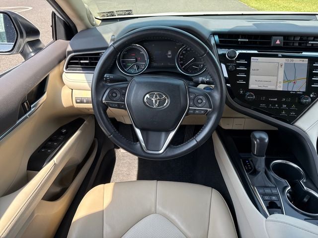 2020 Toyota Camry Hybrid XLE