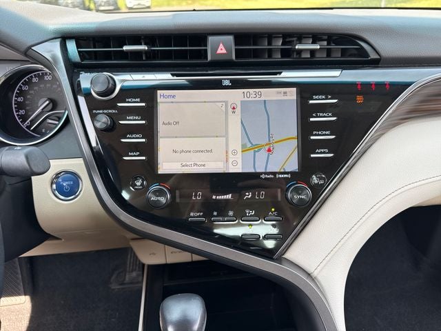 2020 Toyota Camry Hybrid XLE
