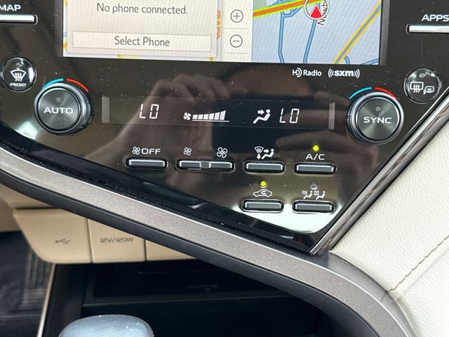 2020 Toyota Camry Hybrid XLE