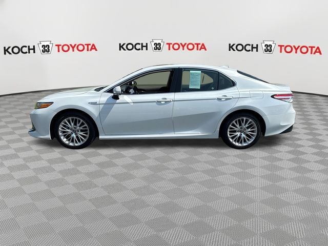 2020 Toyota Camry Hybrid XLE