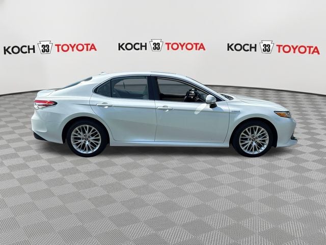 2020 Toyota Camry Hybrid XLE