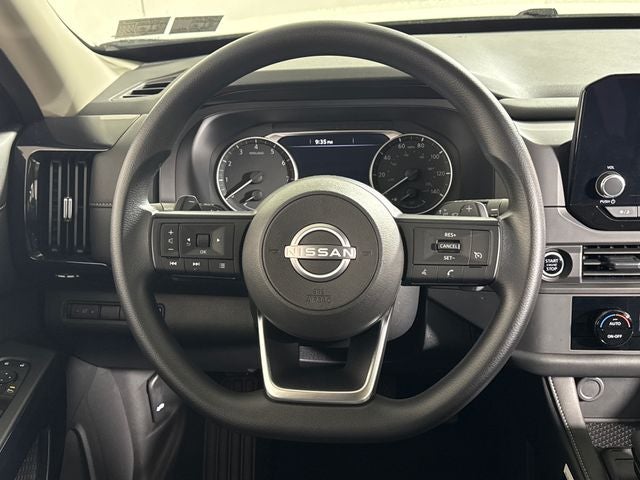 2024 Nissan Pathfinder S