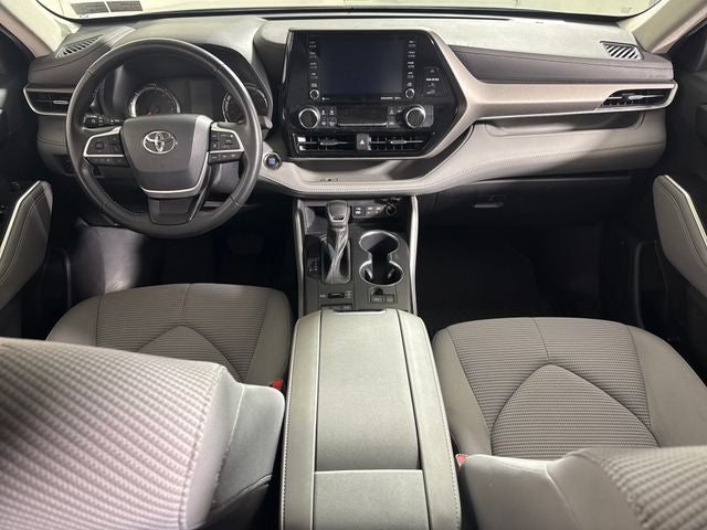 2022 Toyota Highlander LE