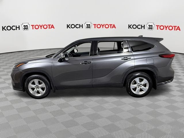 2022 Toyota Highlander LE