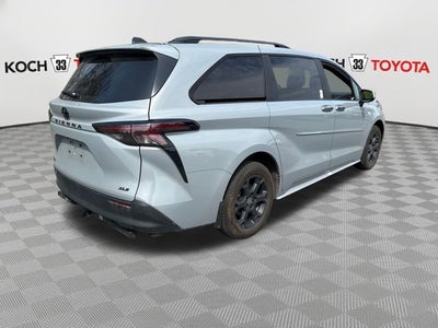 2025 Toyota Sienna Woodland Edition 7 Passenger