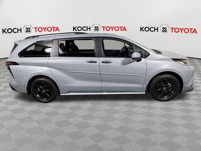 2025 Toyota Sienna Woodland Edition 7 Passenger
