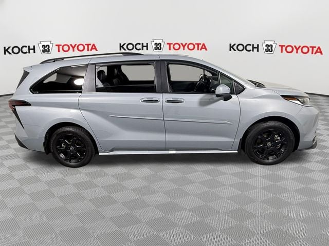 2025 Toyota Sienna Woodland Edition 7 Passenger