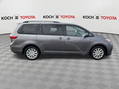 2017 Toyota Sienna XLE Premium 7 Passenger