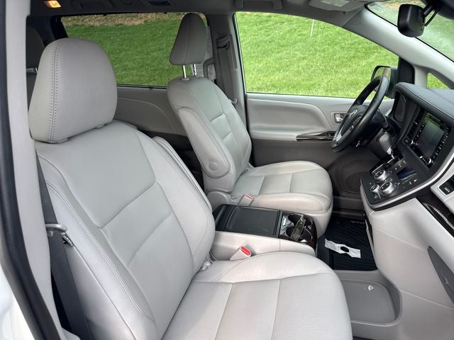 2020 Toyota Sienna XLE 7 Passenger