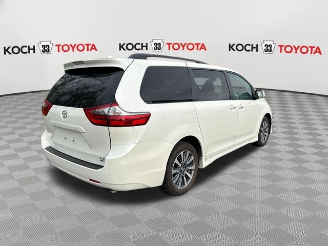 2020 Toyota Sienna XLE 7 Passenger