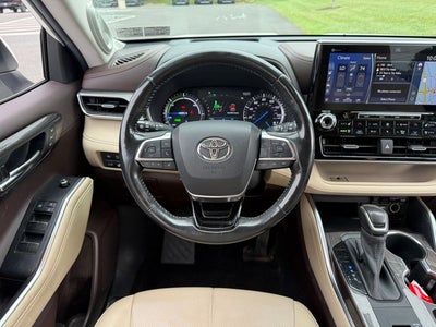 2021 Toyota Highlander Hybrid Platinum