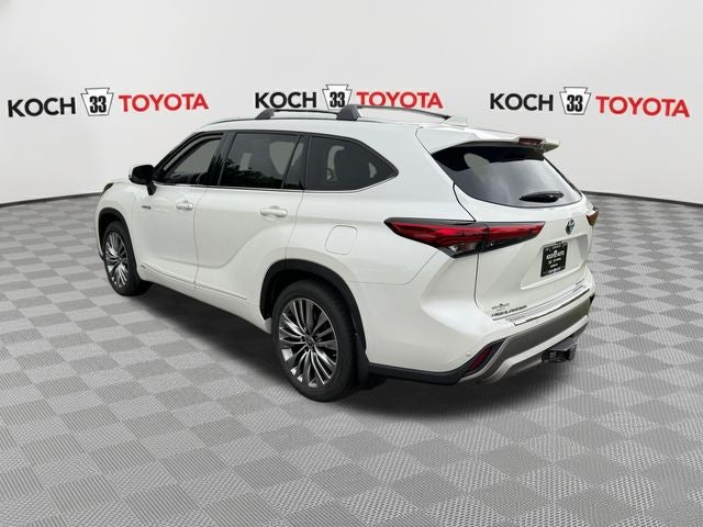 2021 Toyota Highlander Hybrid Platinum
