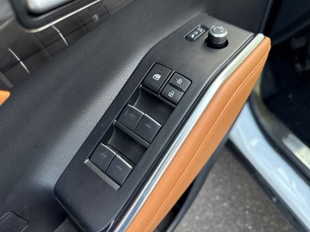 2023 Toyota Highlander Hybrid Platinum