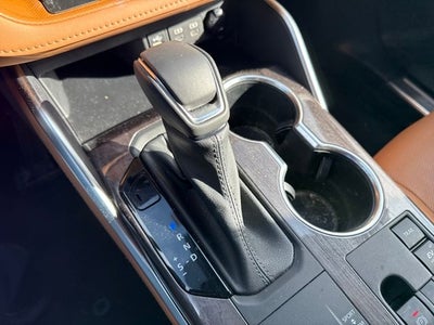 2023 Toyota Highlander Hybrid Platinum
