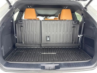 2023 Toyota Highlander Hybrid Platinum