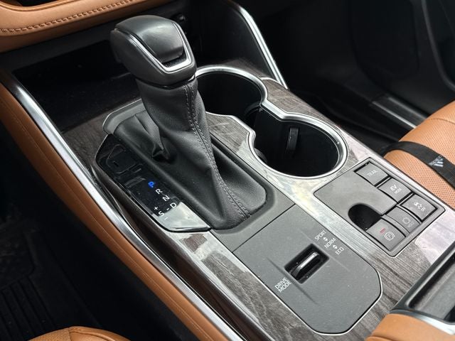 2023 Toyota Highlander Hybrid Platinum