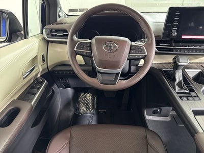 2024 Toyota Sienna Platinum 7 Passenger