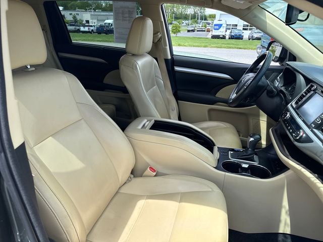 2016 Toyota Highlander XLE V6