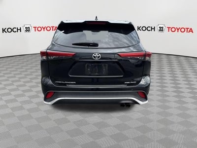 2022 Toyota Highlander XSE
