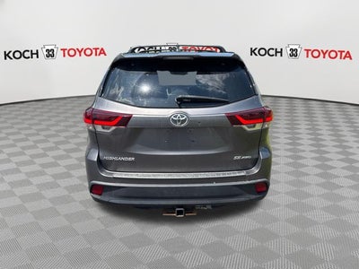 2019 Toyota Highlander SE