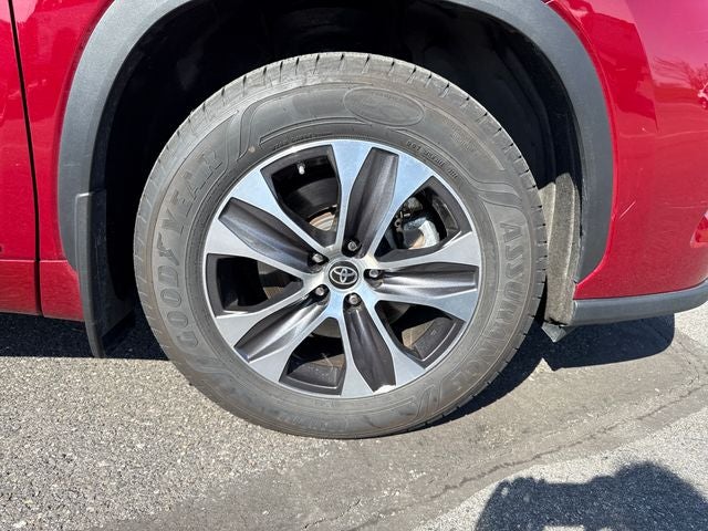 2023 Toyota Highlander Hybrid XLE