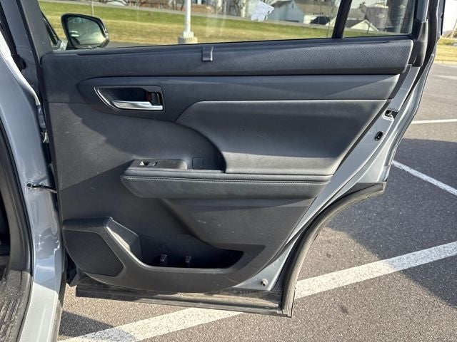 2024 Toyota Highlander Hybrid XLE Nightshade