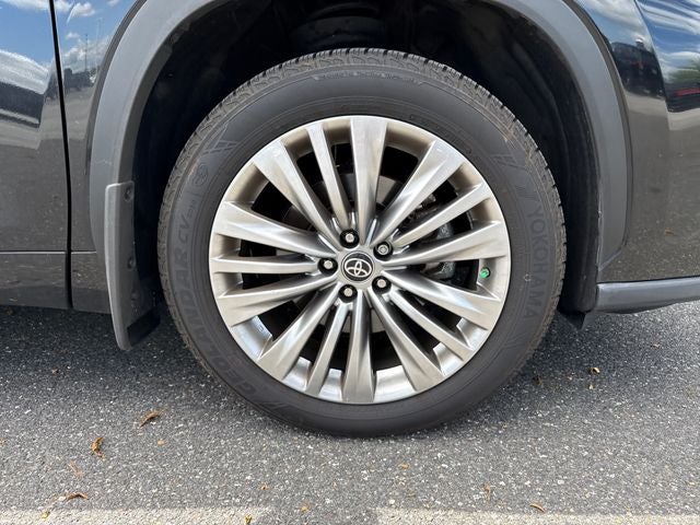 2023 Toyota Highlander Platinum