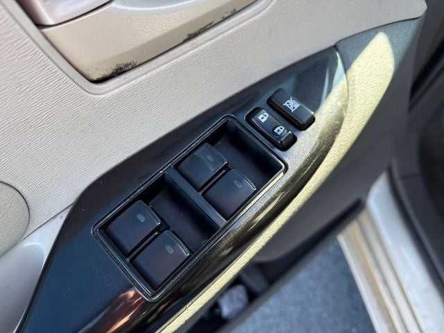 2012 Toyota Sienna LE 8 Passenger