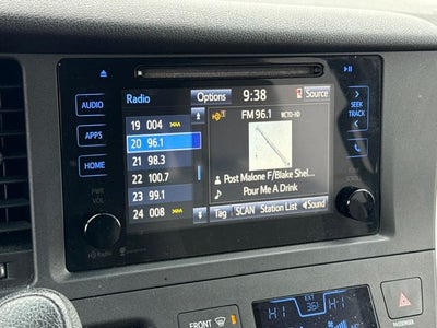 2015 Toyota Sienna LE 8 Passenger