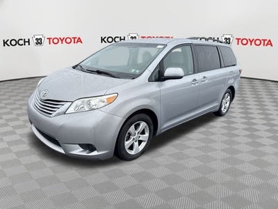 2015 Toyota Sienna LE 8 Passenger